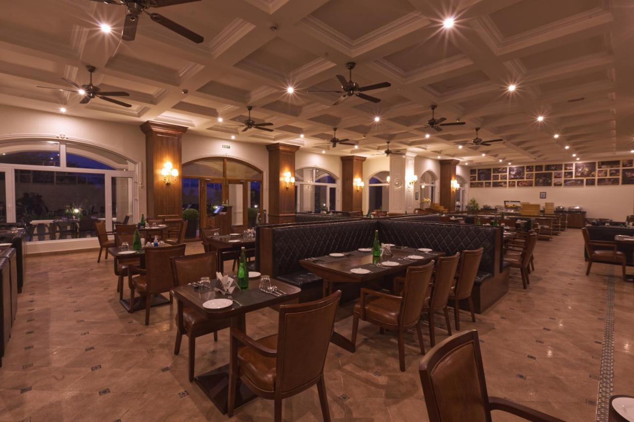 Montrose Golf Resort And Spa - Coorg Jambur Luaran gambar